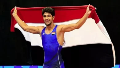 محمد حسن يتوج بذهبية بطولة العالم للمصارعة للشباب