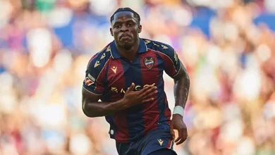 أرسنال ومانشستر يونايتد ينافسان برشلونة على ضم إيونج