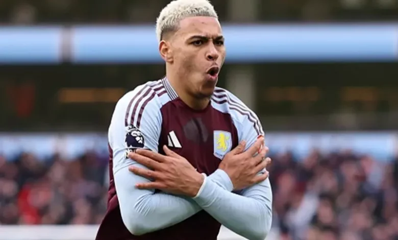 أستون فيلا يجدد عقد مورجان روجرز