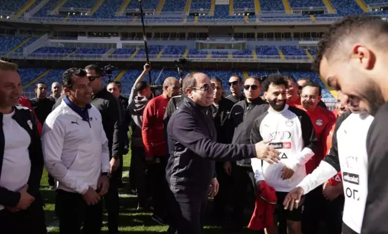 السيسي: هل مصر لا تمتلك 6 آلاف لاعب كرة مثل صلاح؟