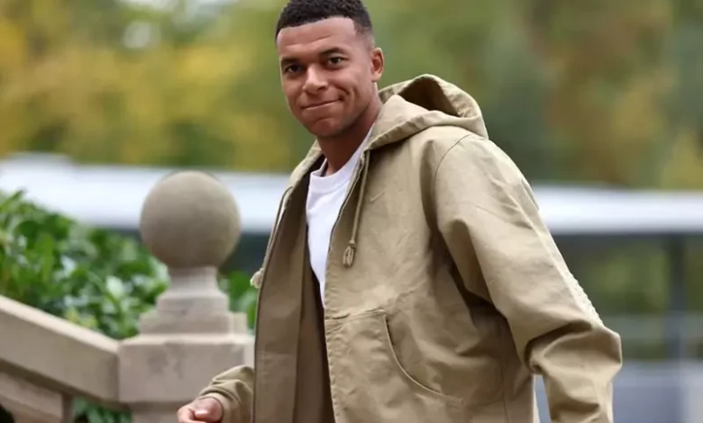 تفاصيل النزاع المالي بين مبابي وباريس سان جيرمان