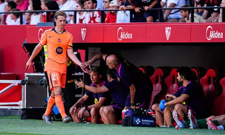 قلق في برشلونة قبل الكلاسيكو.. دي يونج يغيب عن المران